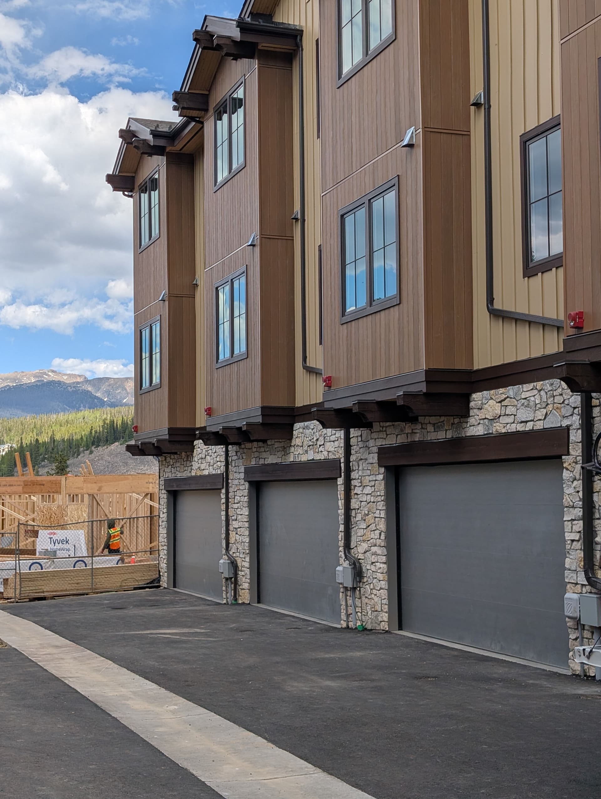 Gallery photos for Hörmann Modern Tech 3550 Garage Door Install at The Landing in Winter Park: Image #2